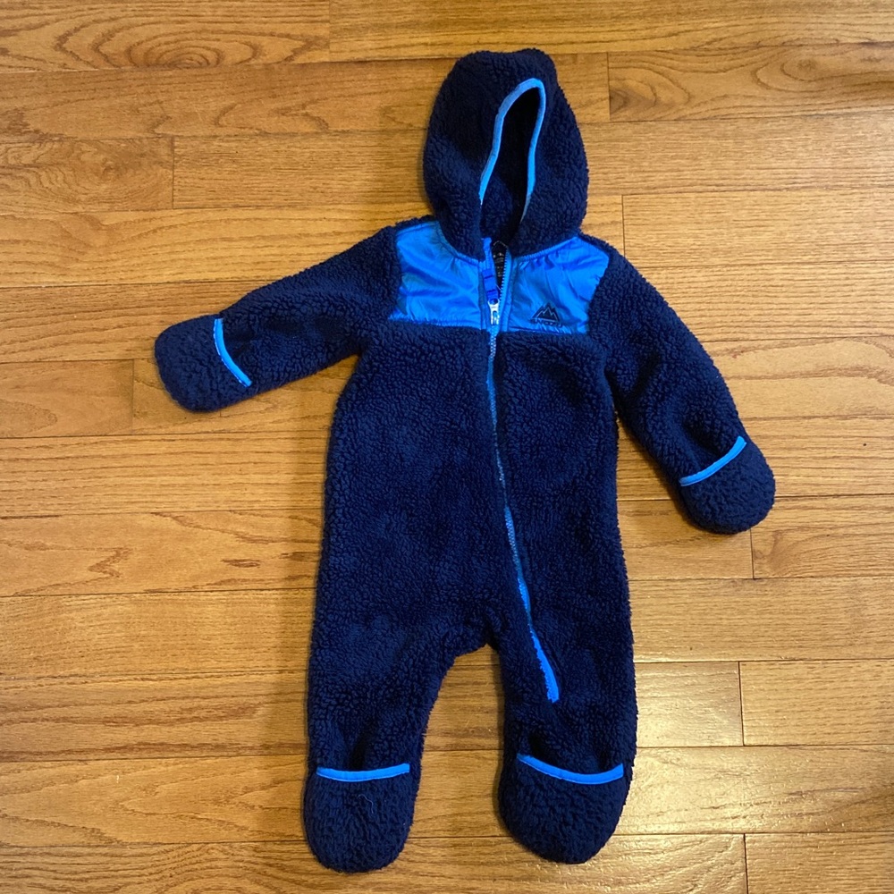 Snozu baby bunting/snowsuit 9-12 months